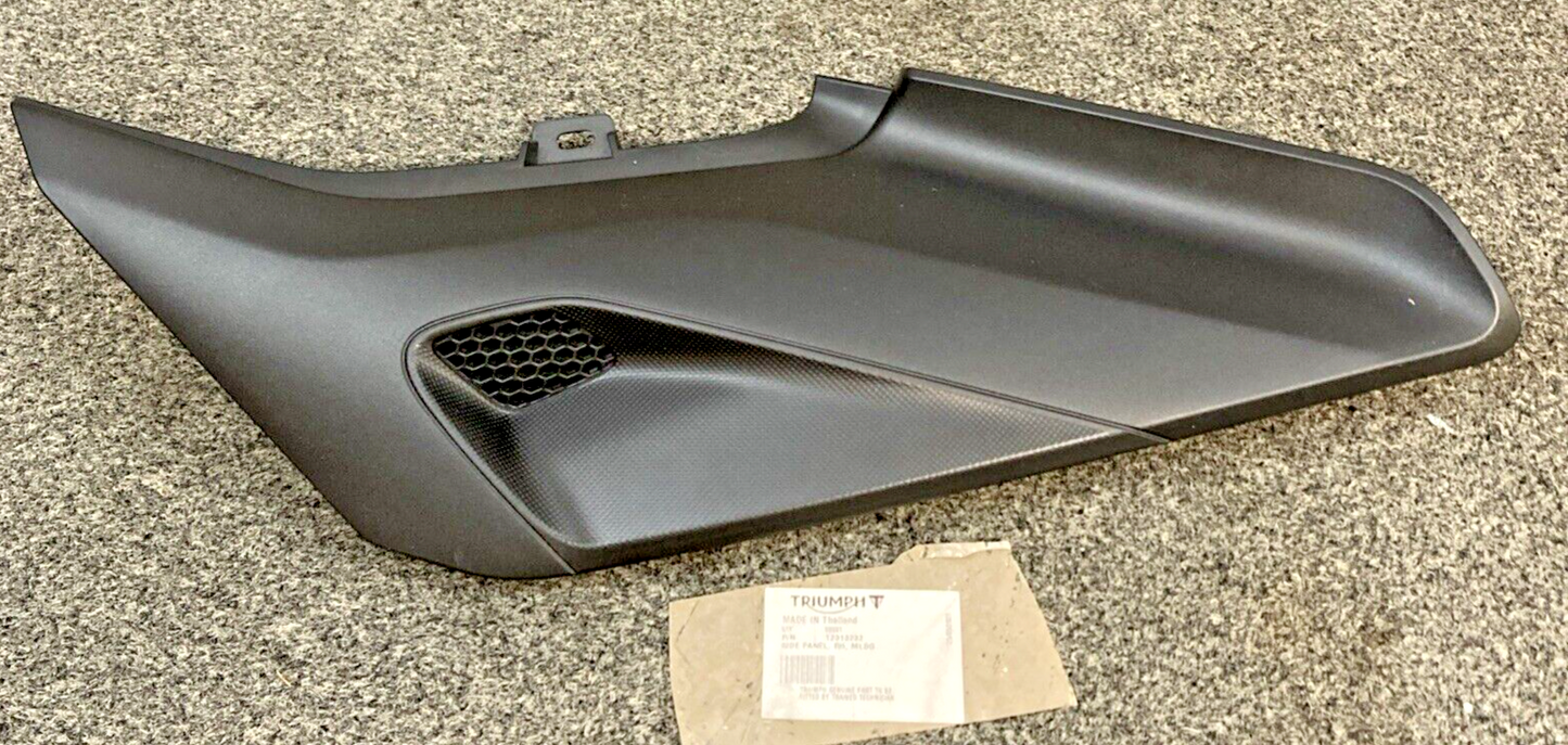 NEW GENUINE TRIUMPH T2313232 Side Panel, Rh, Mldg