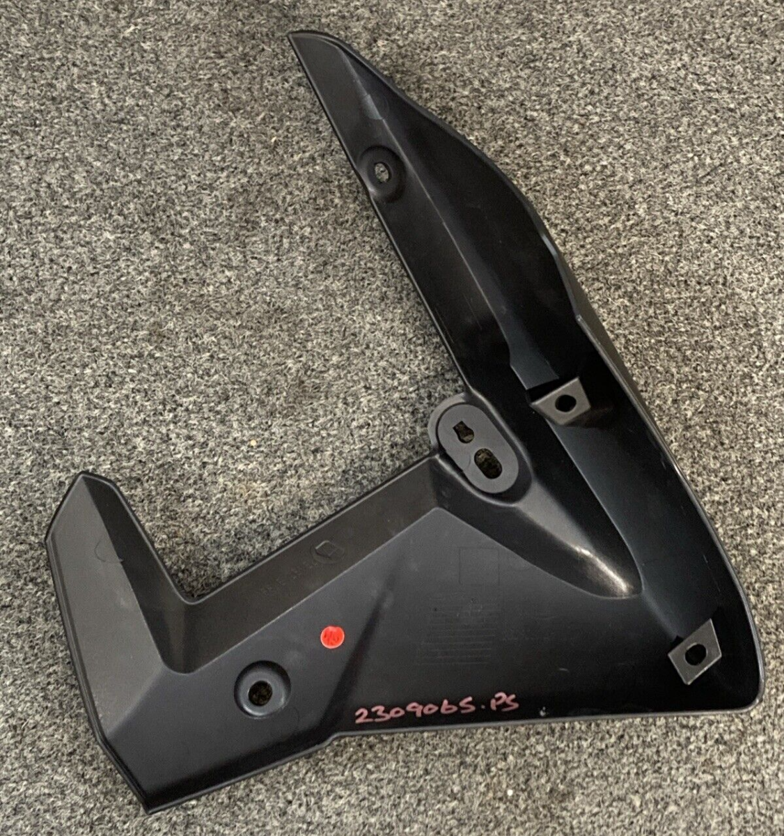NEW GENUINE TRIUMPH  T2309065-PS Rad Cowl, Lh MATT JET BLK