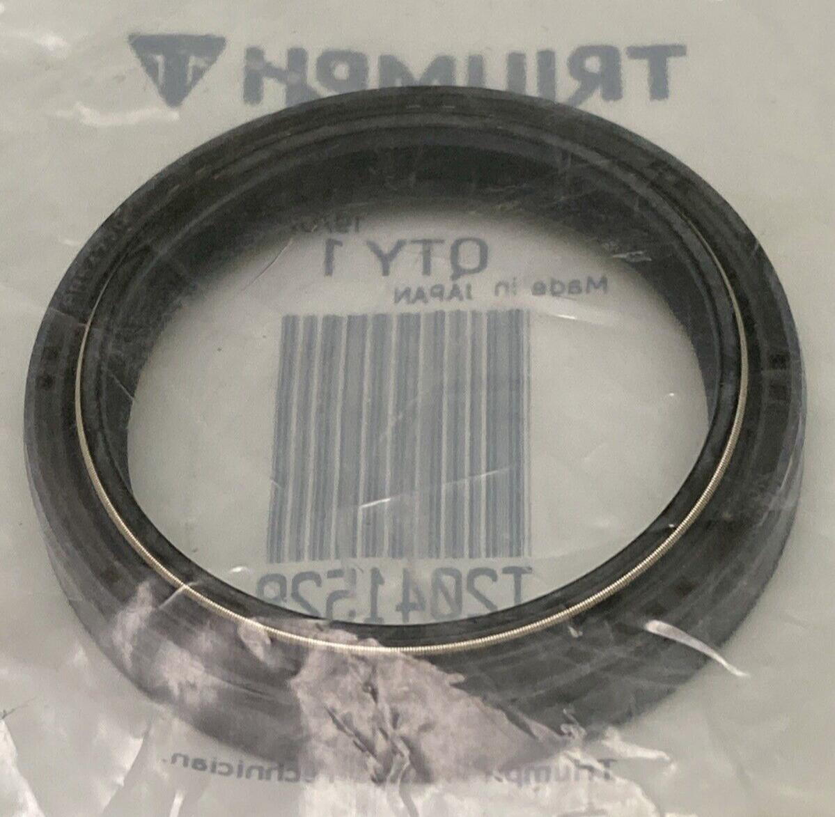 NEW GENUINE TRIUMPH T2041528 Seal, Oil