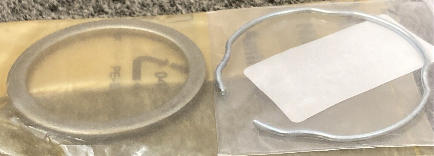 NEW GENUINE BMW 31 42 8 358 657   Set of gaskets  31428358657