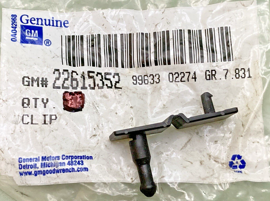 NEW GENUINE GM 22615352 FRONT BUMPER FASCIA HINGED PIN RETAINER