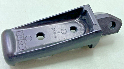 NEW GENUINE YAMAHA 1TP-27461-00 FOOTREST 4