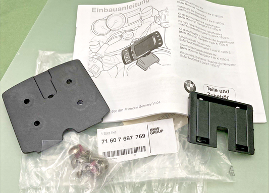NEW GENUINE BMW  71 60 7 687 769  Set, Baseplate For Navigator  71607687769