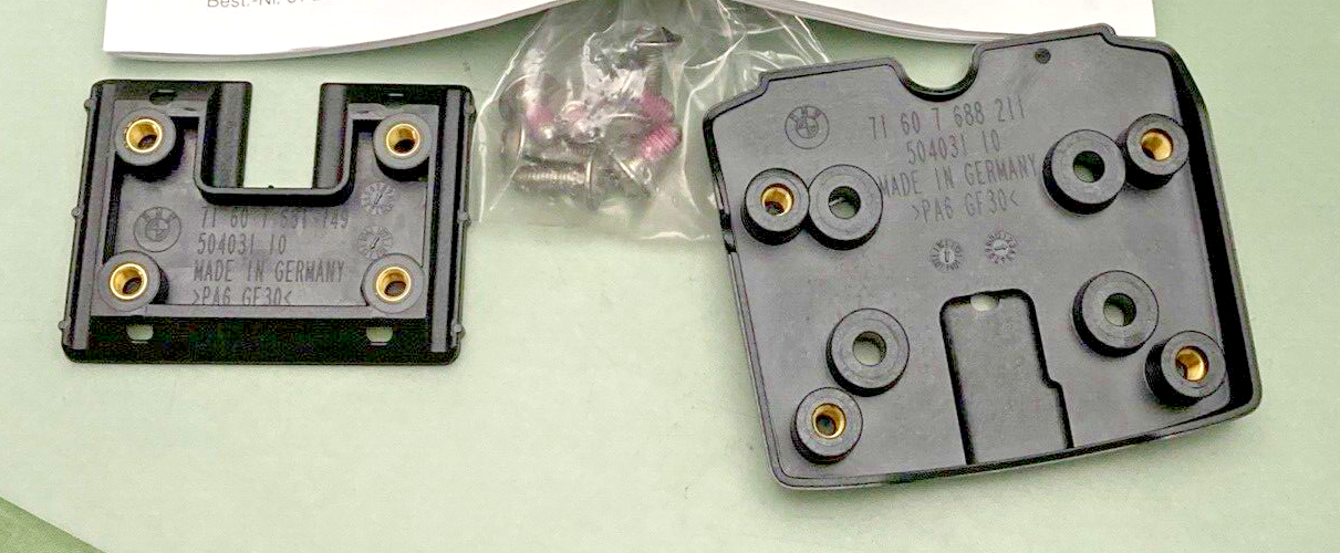 NEW GENUINE BMW  71 60 7 687 769  Set, Baseplate For Navigator  71607687769