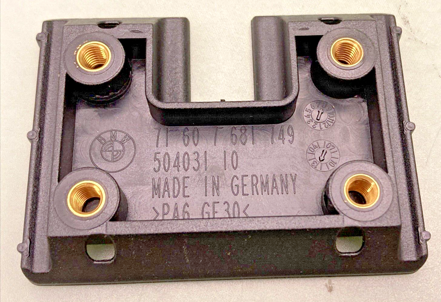 NEW GENUINE BMW  71 60 7 687 769  Set, Baseplate For Navigator  71607687769