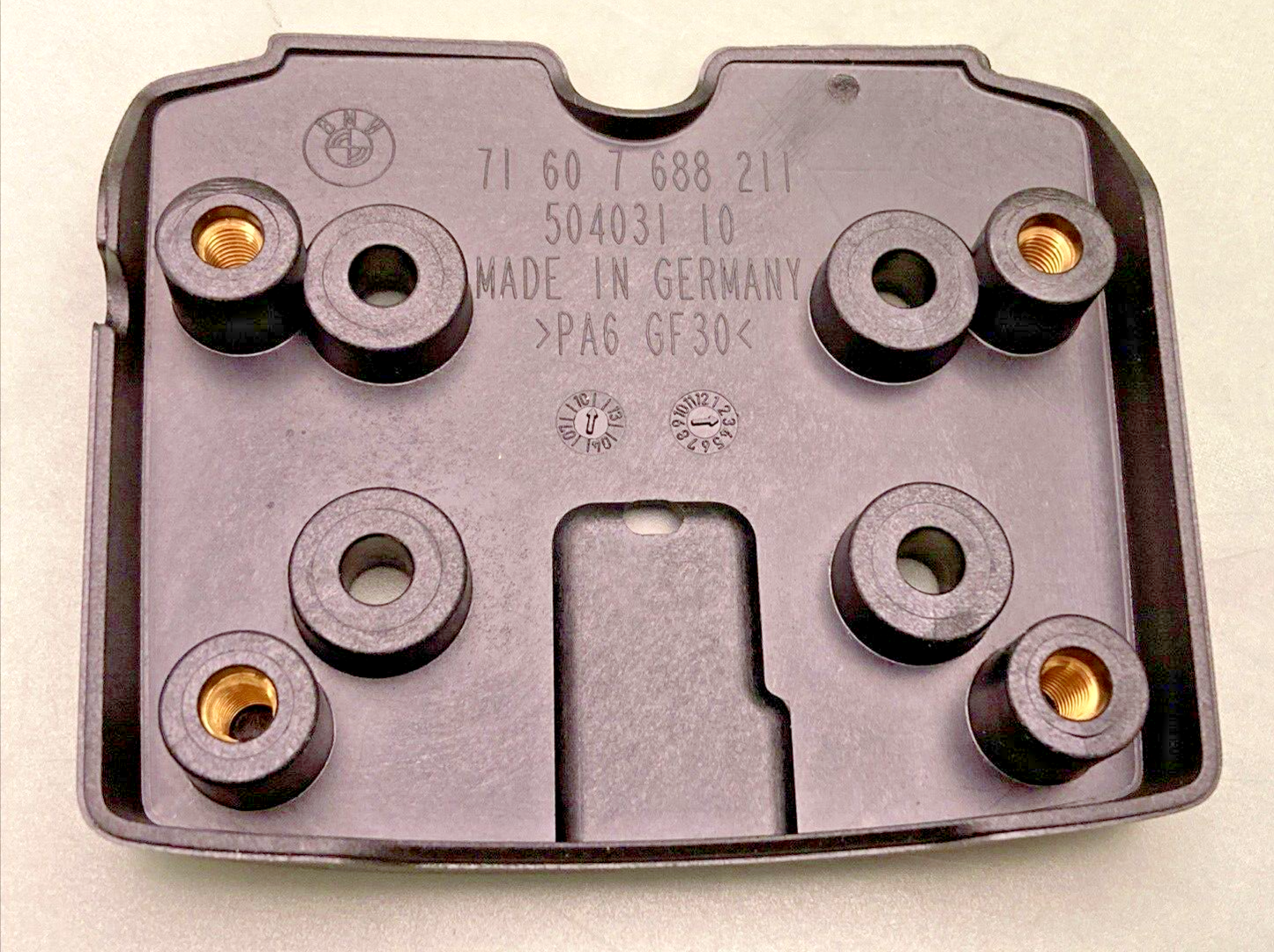 NEW GENUINE BMW  71 60 7 687 769  Set, Baseplate For Navigator  71607687769