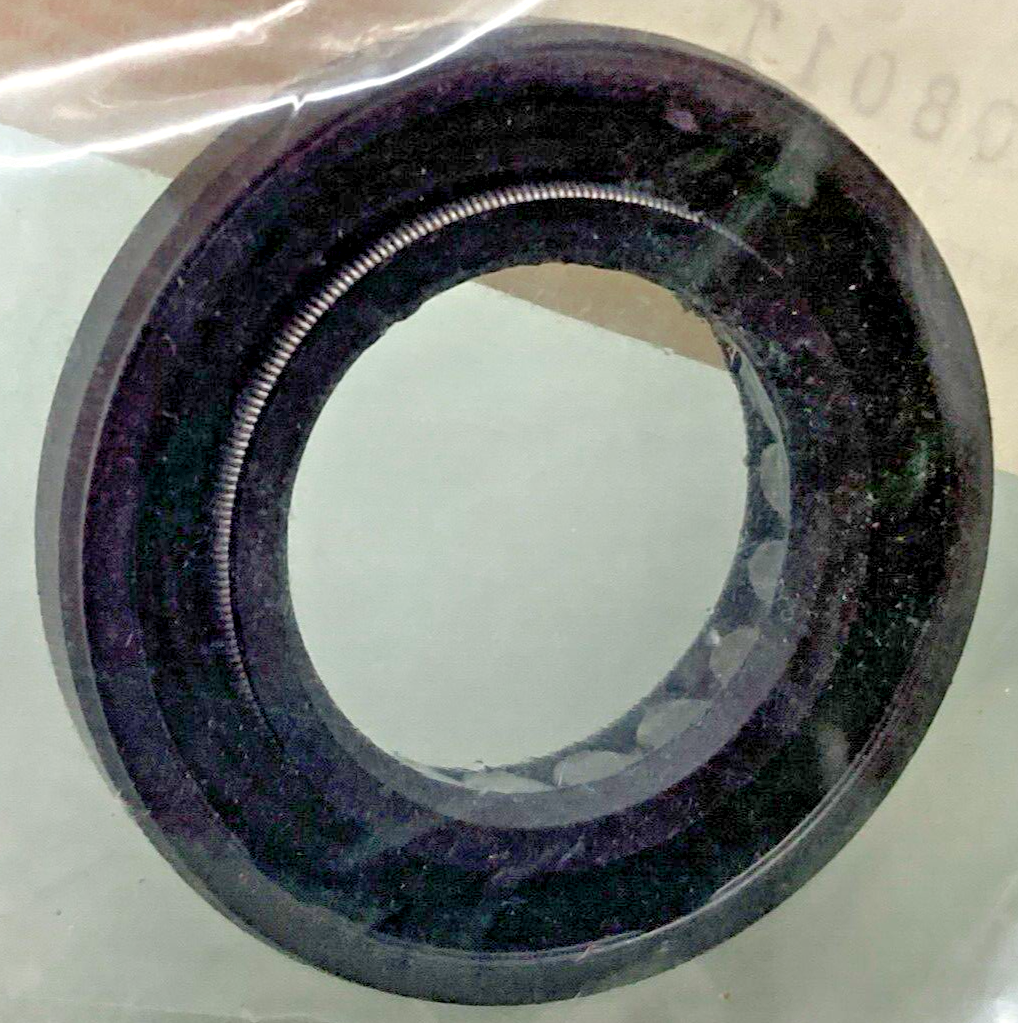 NEW GENUINE YAMAHA 93102-19804 OIL SEAL