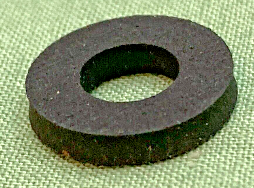 NEW GENUINE KTM 60408061050 Rubber 14X6.5X2.3MM