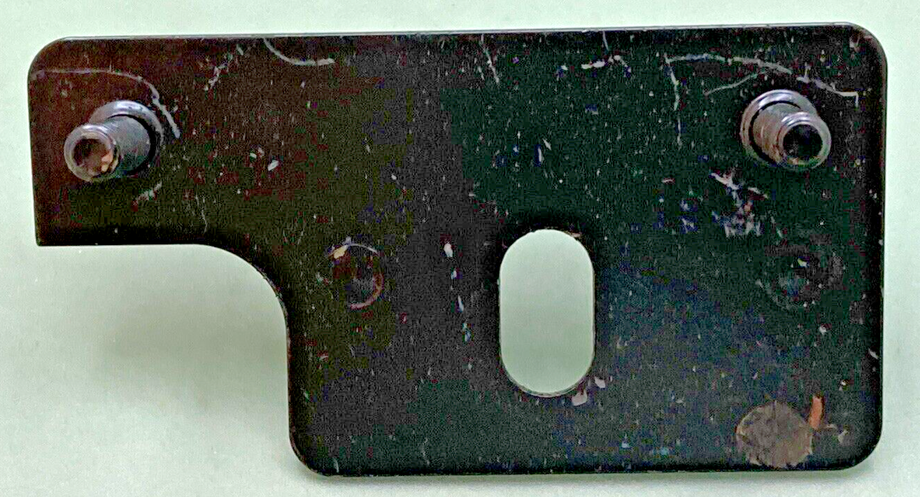 NEW GENUINE GM 22659561 LH FENDER BRACKET