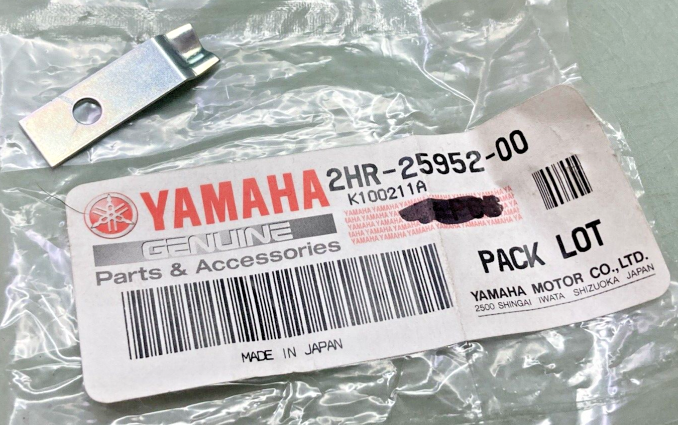 QTY 2 NEW GENUINE YAMAHA 2HR-25952-00 LOCK SPRING