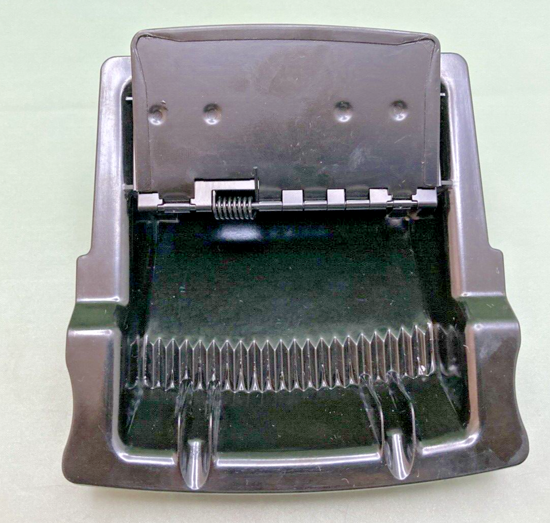 NEW GENUINE GM 10290479 ASHTRAY, INSTRUMENT PANEL (Black) 2000-2005 GM