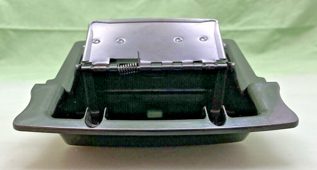 NEW GENUINE GM 10290479 ASHTRAY, INSTRUMENT PANEL (Black) 2000-2005 GM