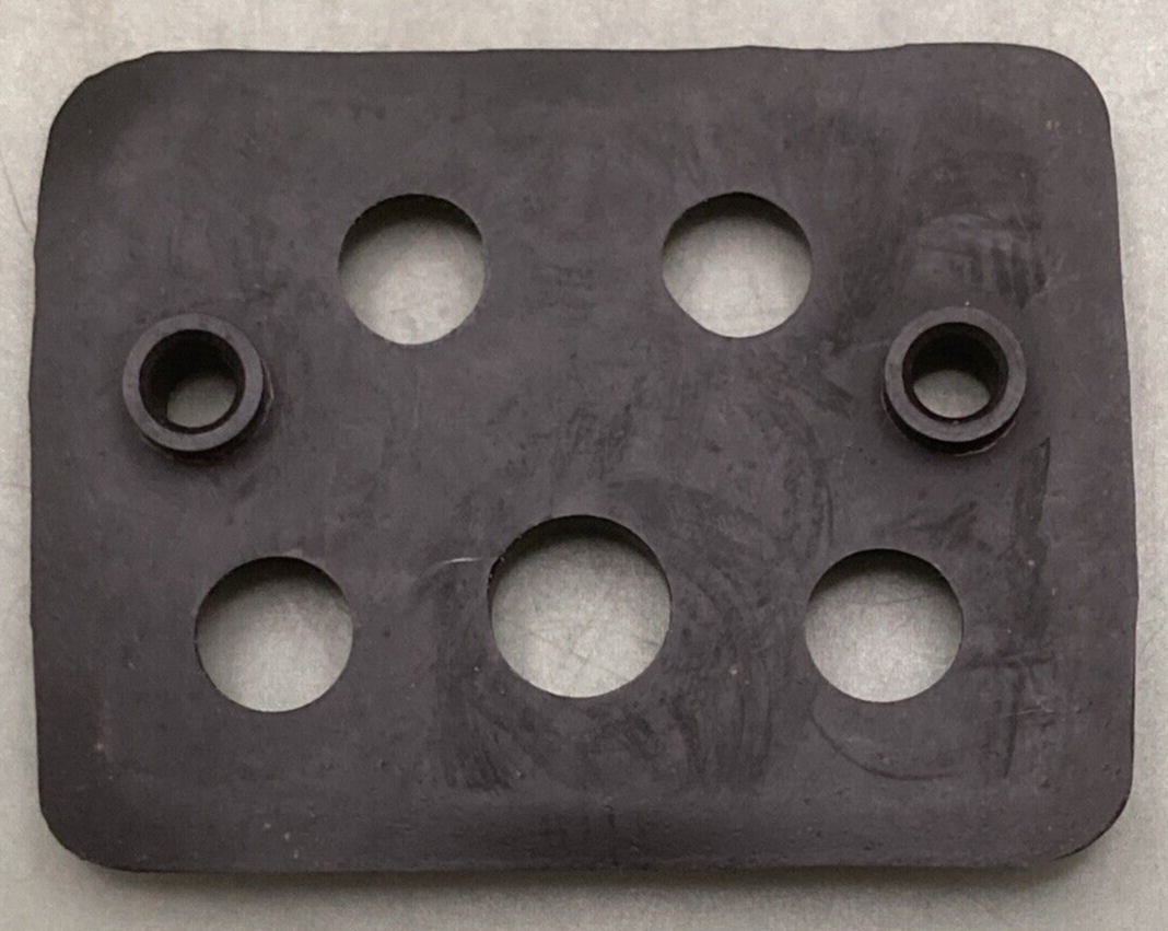 NEW GENUINE YAMAHA 4L0-84753-00 DAMPER TAILLIGHT