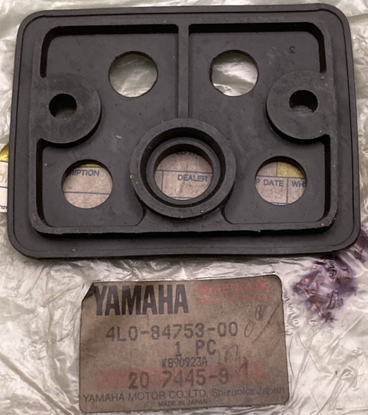 NEW GENUINE YAMAHA 4L0-84753-00 DAMPER TAILLIGHT