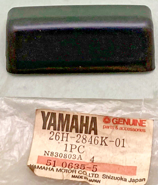NEW GENUINE YAMAHA 26H-2846K-01 COVER HINGE 1 BLACK