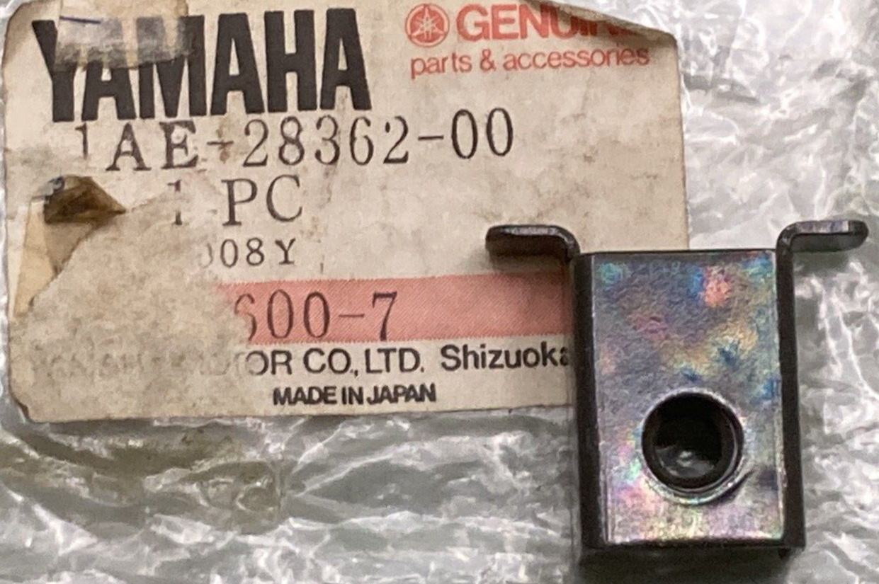 NEW GENUINE YAMAHA 1AE-28362-00 NUT FAIRING