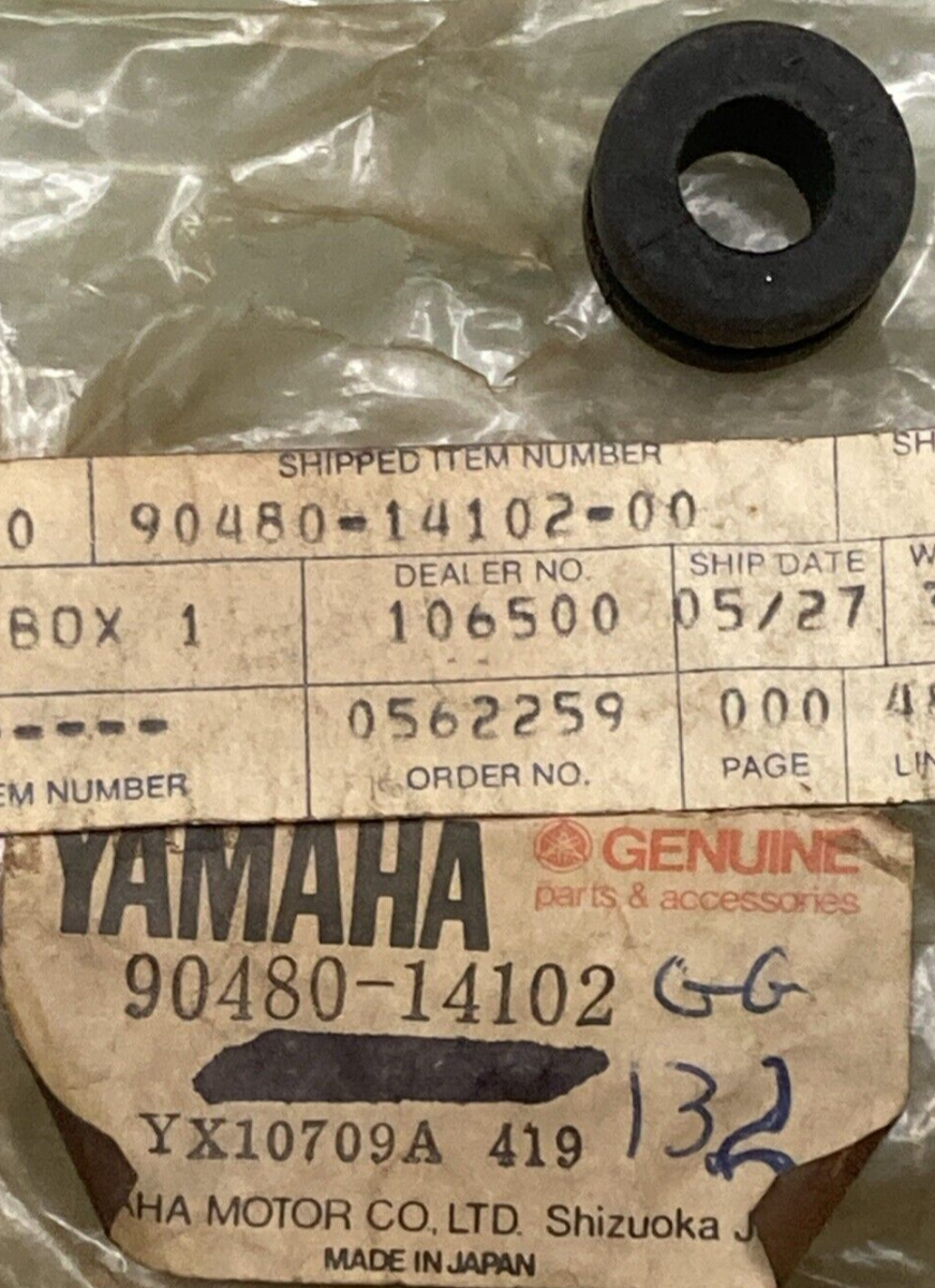 NEW GENUINE YAMAHA 90480-14102 GROMMET