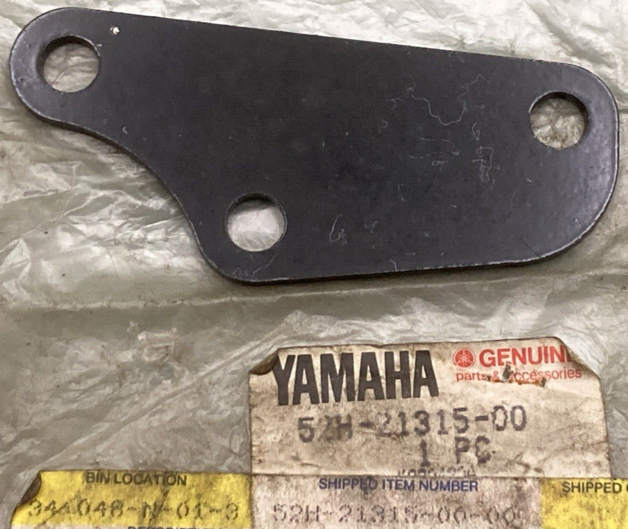 NEW GENUINE YAMAHA 52H-21315-00 STAY ENGINE 2