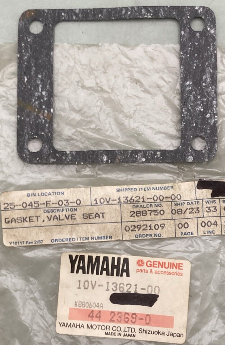 QTY 2 NEW GENUINE YAMAHA 10V-13621-00 Gasket Valve Seat