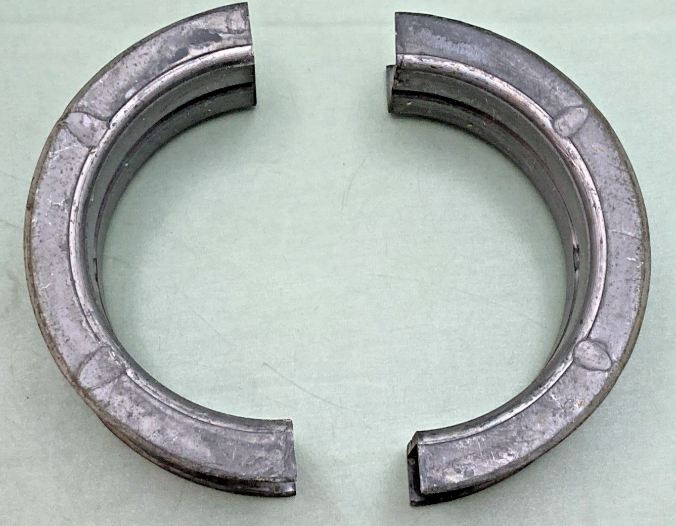 NEW GENUINE GM 12329983 MAIN BEARING, 1984-1985 GM