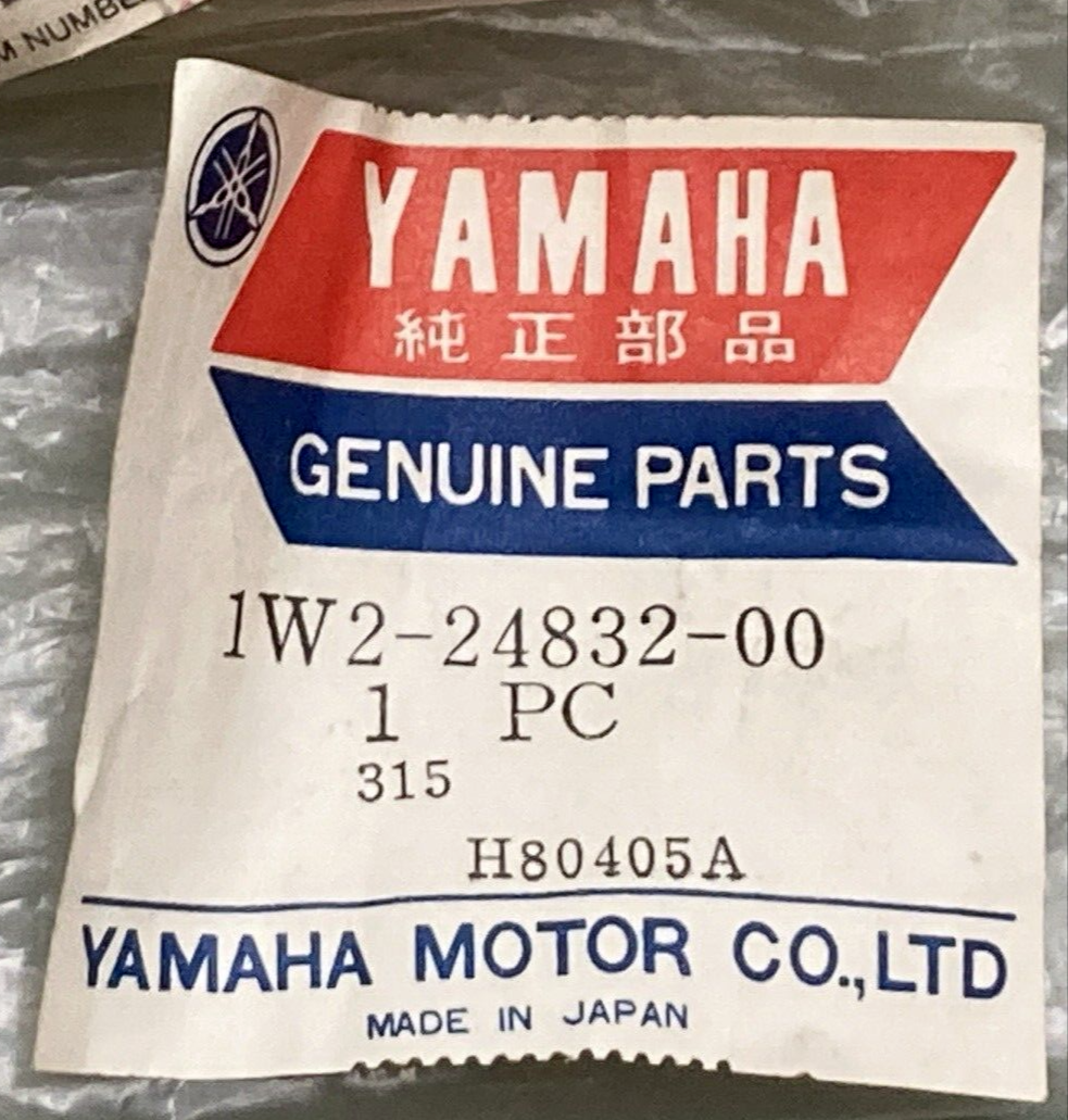 NEW GENUINE YAMAHA 1W2-24832-00 Bracket Carrier 1