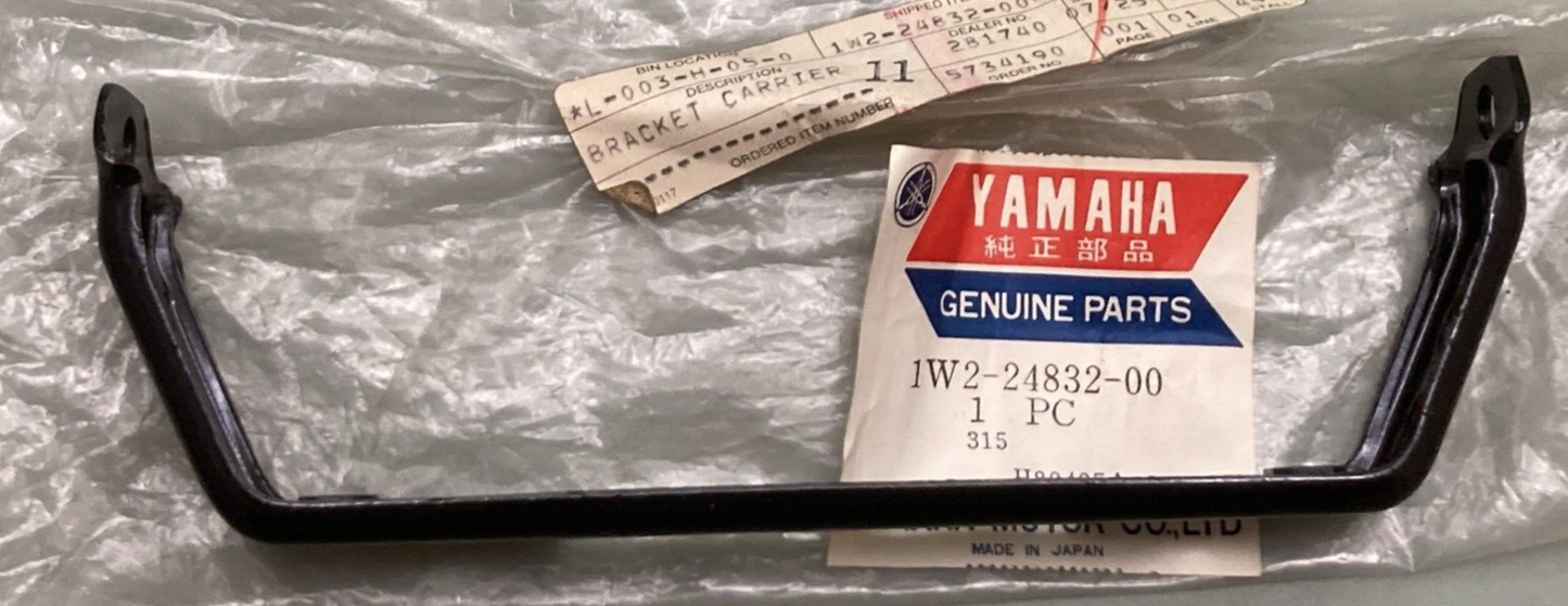 NEW GENUINE YAMAHA 1W2-24832-00 Bracket Carrier 1