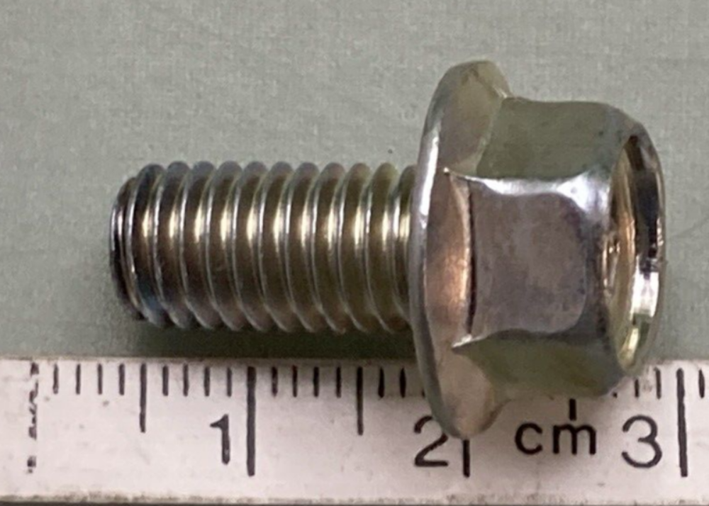 QTY 2 NEW GENUINE YAMAHA 95811-08016 BOLT FLANGE (JN5)