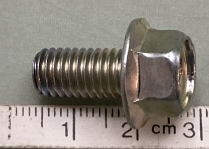 QTY 2 NEW GENUINE YAMAHA 95811-08016 BOLT FLANGE (JN5)