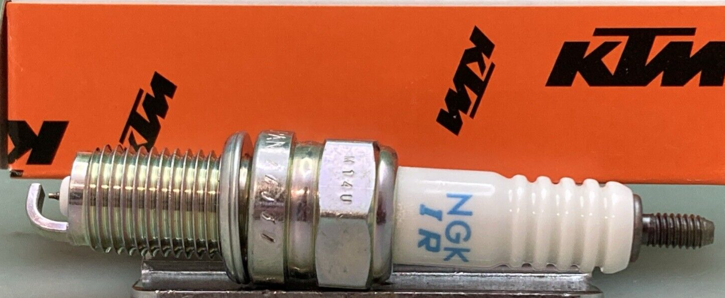 NEW GENUINE KTM 61139093000 Spark Plug KR8DI