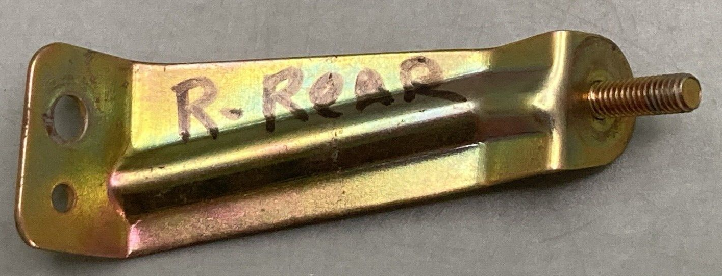 NEW REPLACES YAMAHA 2AX-2836G-00 BRACKET 4 FAIRING COWLING RIGHT REAR