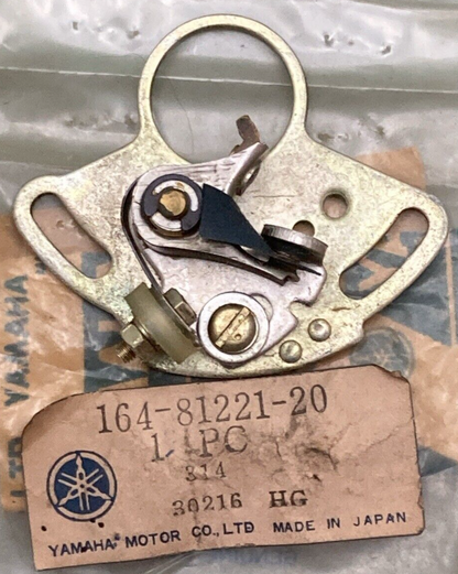 NEW GENUINE YAMAHA 164-81221-20 Holder Shift Cam