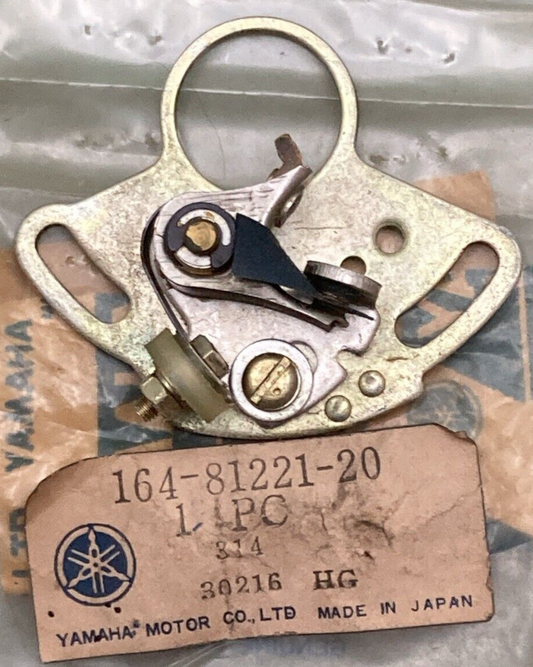 NEW GENUINE YAMAHA 164-81221-20 Holder Shift Cam