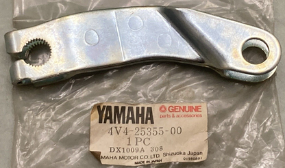 NEW GENUINE YAMAHA 4V4-25355-00 Lever Camshaft