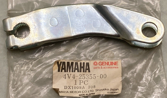 NEW GENUINE YAMAHA 4V4-25355-00 Lever Camshaft