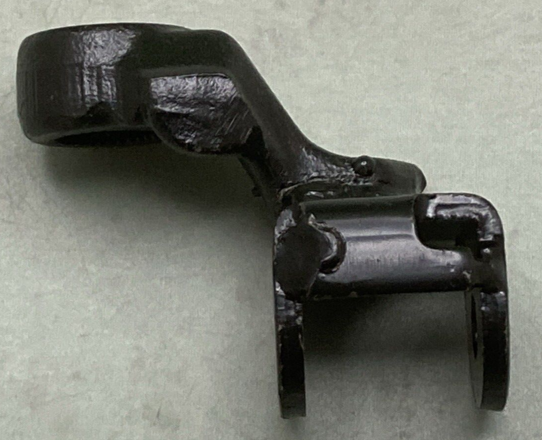 NEW GENUINE YAMAHA 5X2-27422-01-33 BRACKET FOOTREST 2 (YAMAHA BLACK)