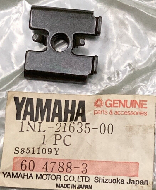 NEW GENUINE YAMAHA 1NL-21635-00 Nut Rear Fender