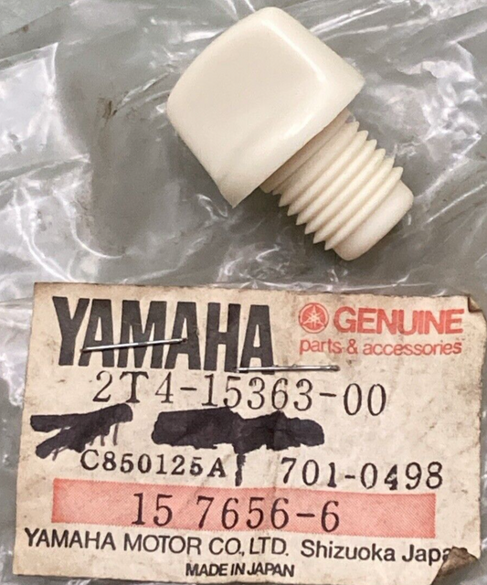 NEW GENUINE YAMAHA 2T4-15363-00 PLUG OIL