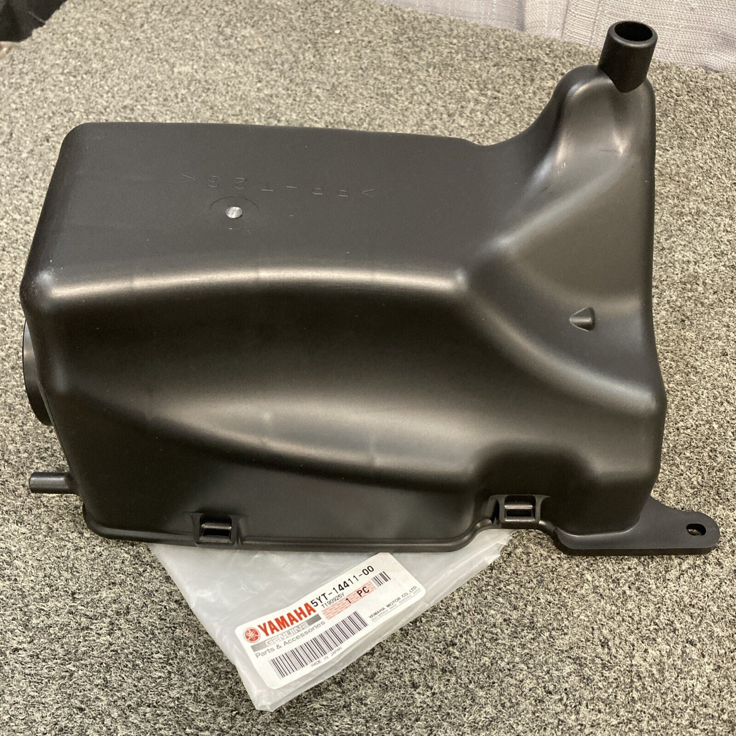 NEW GENUINE YAMAHA 5YT-14411-00 Case, Air Cleaner 1
