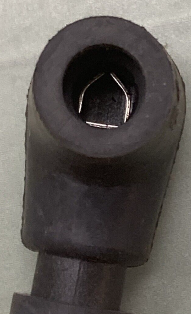 NEW GENUINE YAMAHA 3R0-82370-20 Plug Cap Assembly