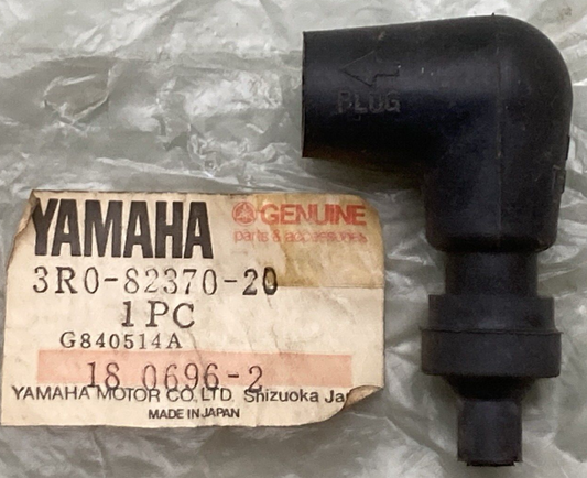 NEW GENUINE YAMAHA 3R0-82370-20 Plug Cap Assembly