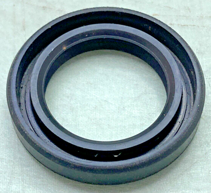 NEW GENUINE HONDA 91252-702-001 OIL SEAL