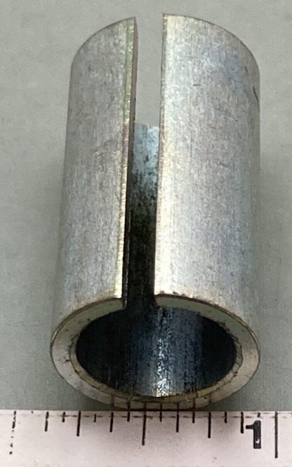 NEW GENUINE YAMAHA 322-25186-00 SPACER COLLAR FRONT WHEEL