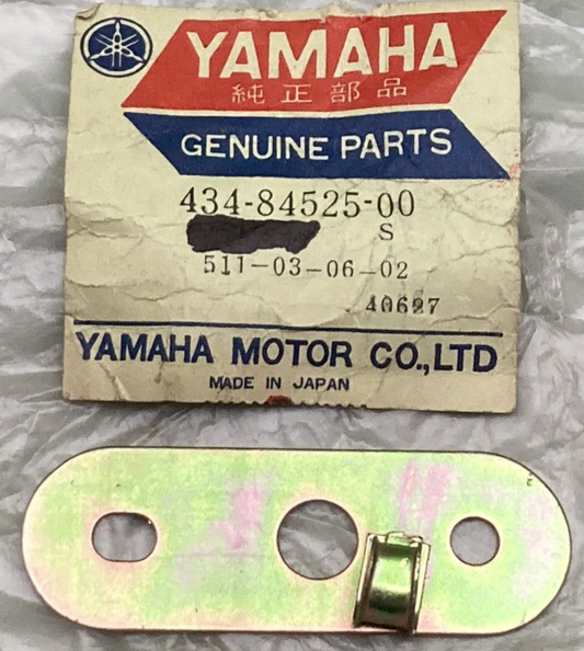 NEW GENUINE YAMAHA 434-84525-00 BRACKET