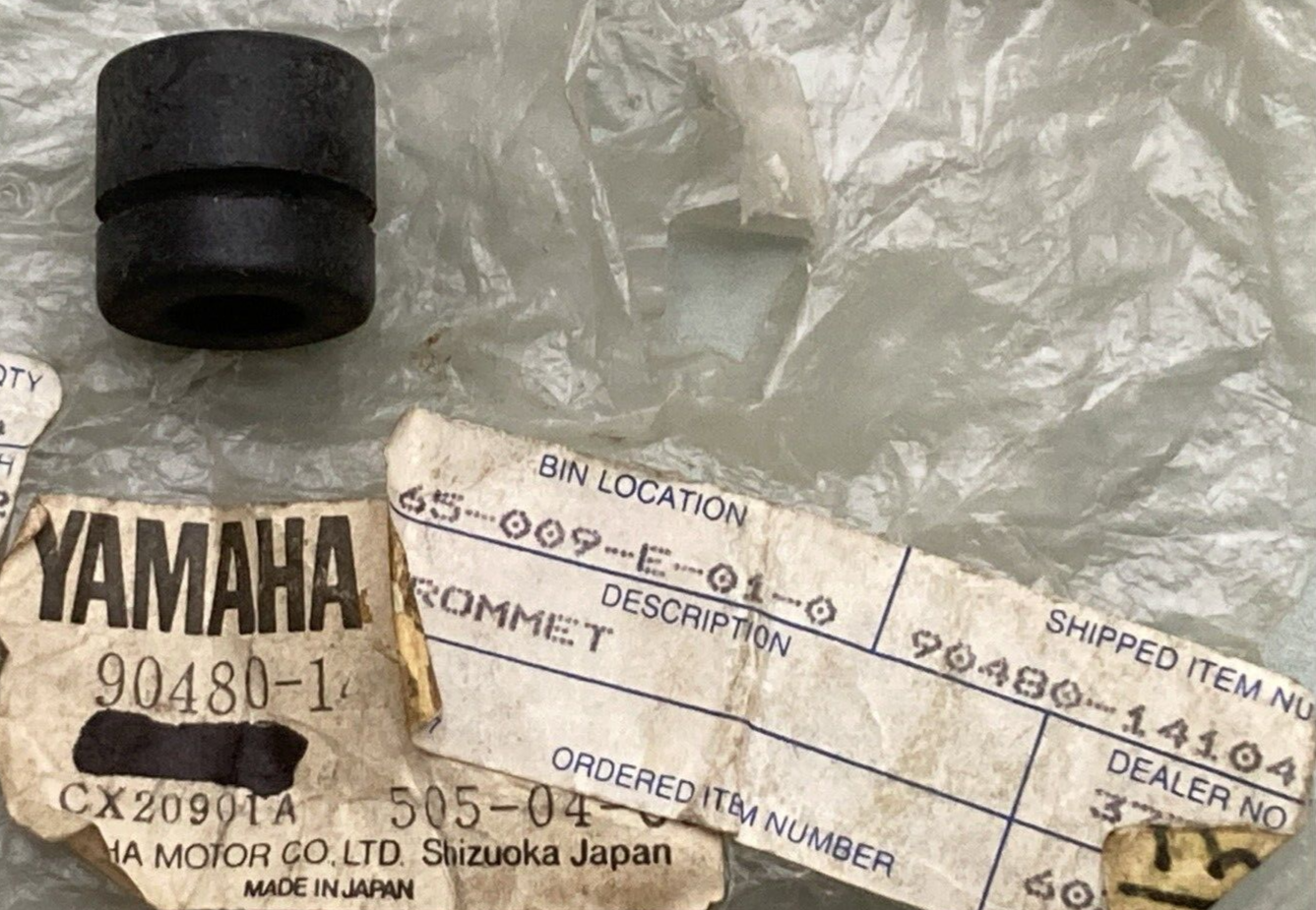 NEW GENUINE YAMAHA 90480-14104 GROMMET METER