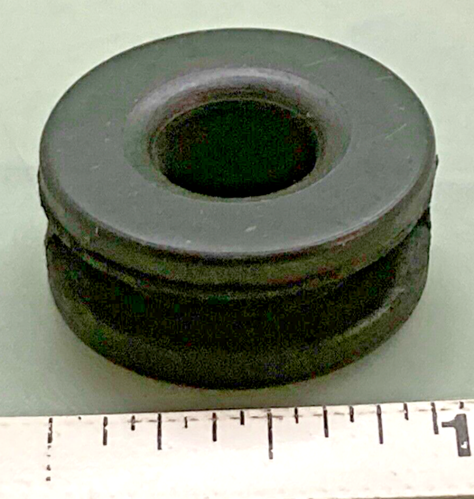 NEW GENUINE YAMAHA 90480-16233 GROMMET SIDE COVER