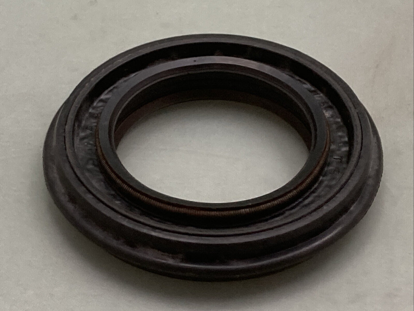 NEW GENUINE YAMAHA 93103-32137-00 OIL SEAL SW-TYPE