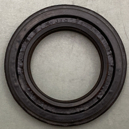 NEW GENUINE YAMAHA 93103-32137-00 OIL SEAL SW-TYPE