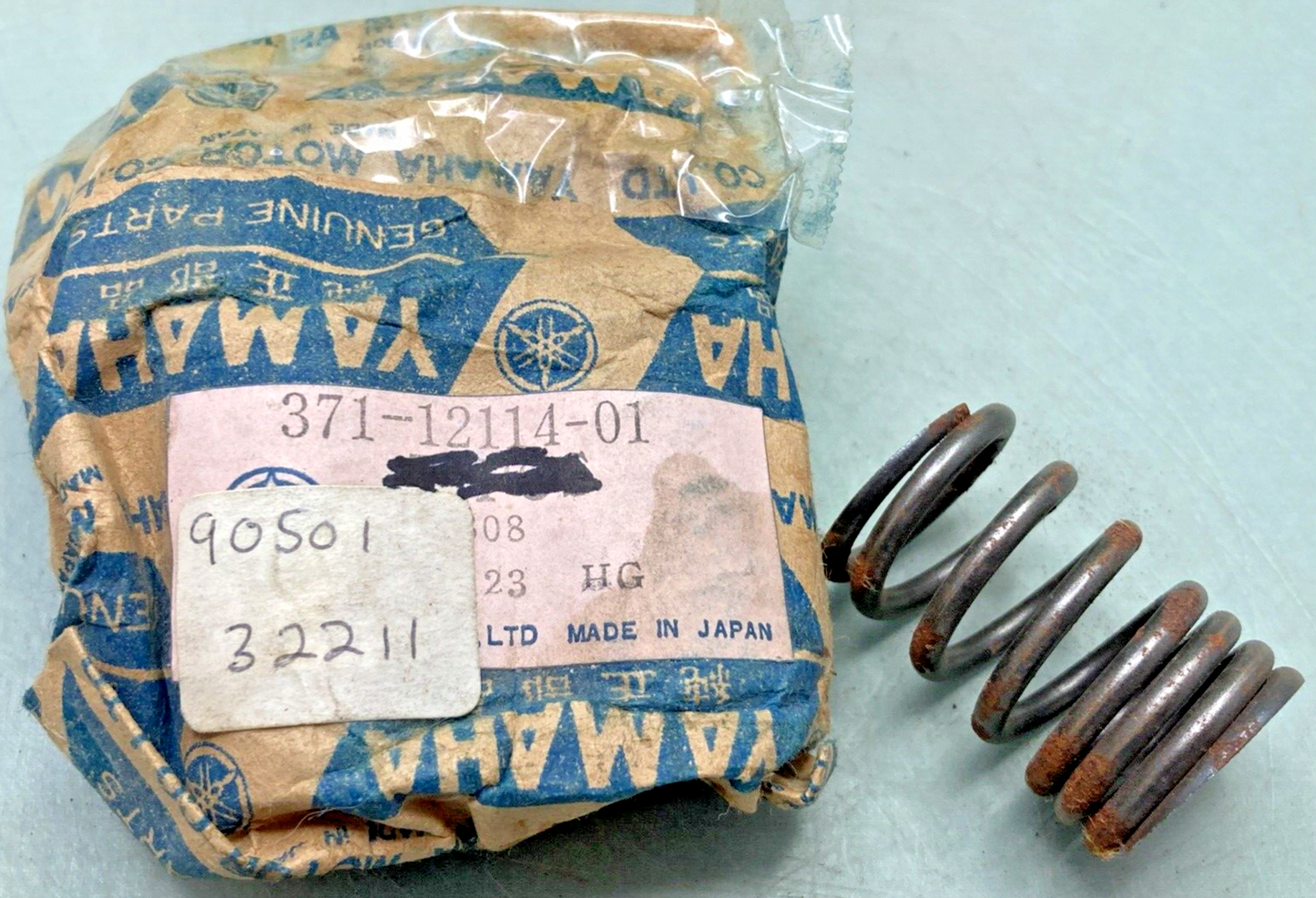 NEW GENUINE YAMAHA 371-12114-01 SPRING, COMPRESSION