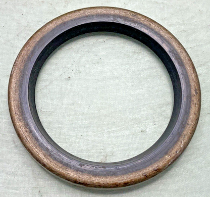 NEW REPLACES TRIUMPH 41-3054 OIL SEAL