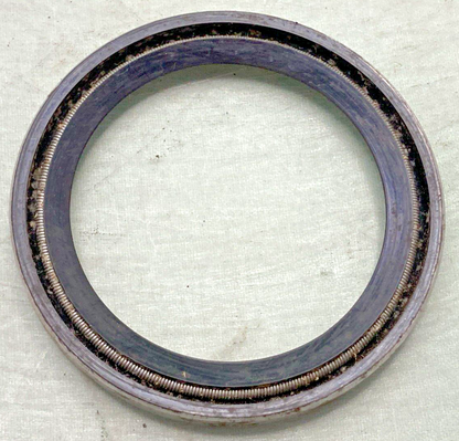 NEW REPLACES TRIUMPH 41-3054 OIL SEAL